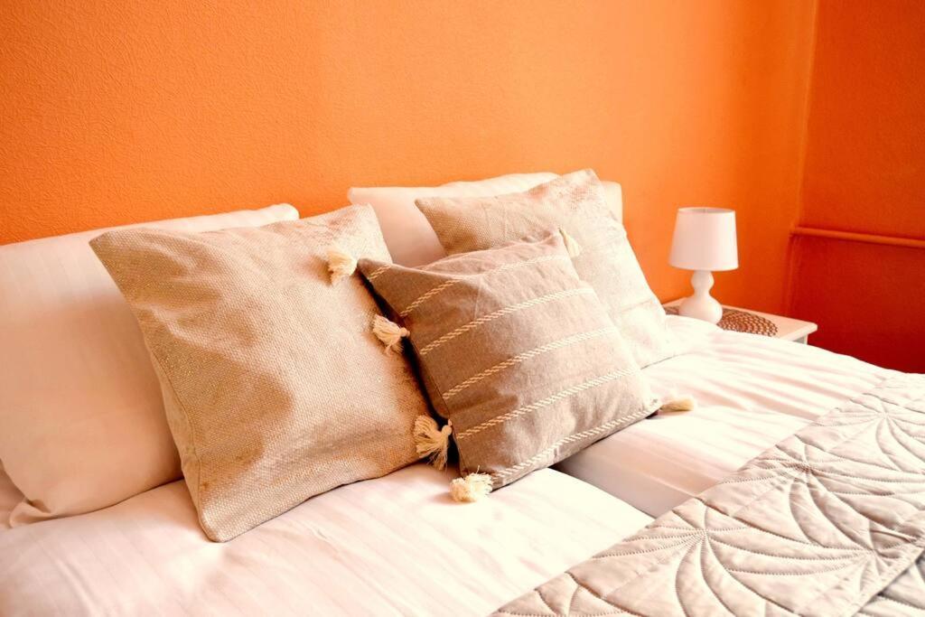 Spacious Old Town Family Peachy 2 Bedrooms Apartment, Nearby The Riga Presidential Castle Exteriér fotografie