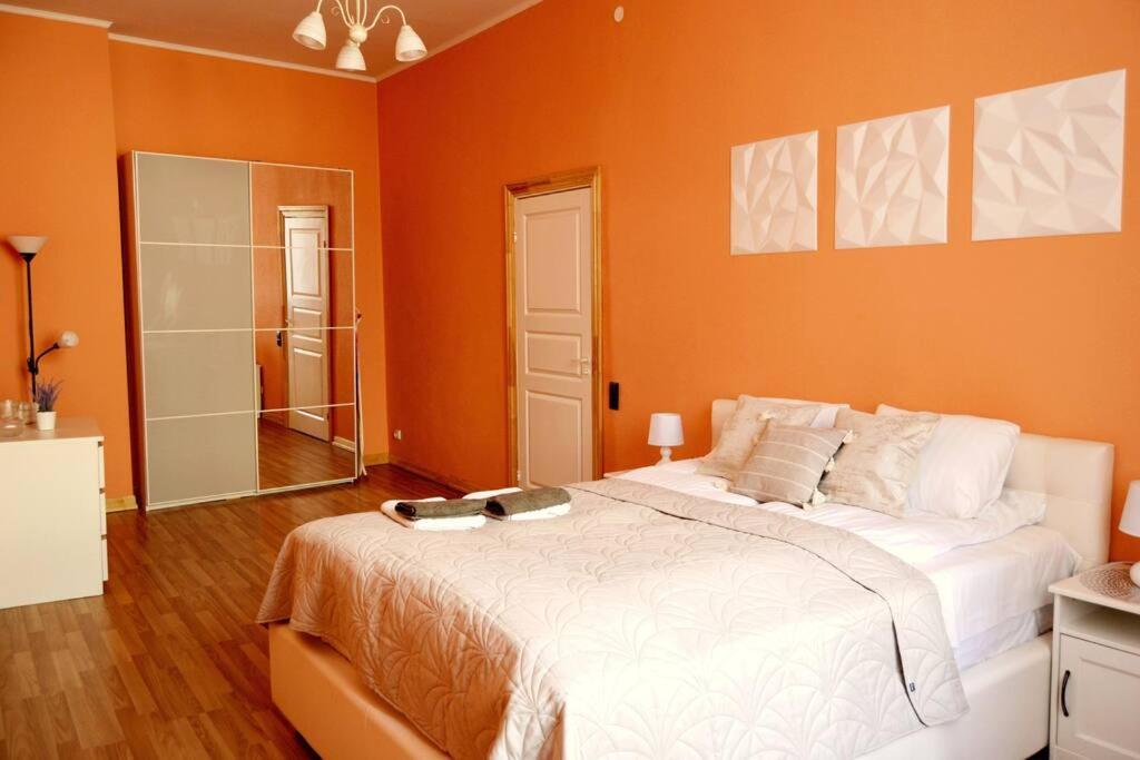 Spacious Old Town Family Peachy 2 Bedrooms Apartment, Nearby The Riga Presidential Castle Exteriér fotografie